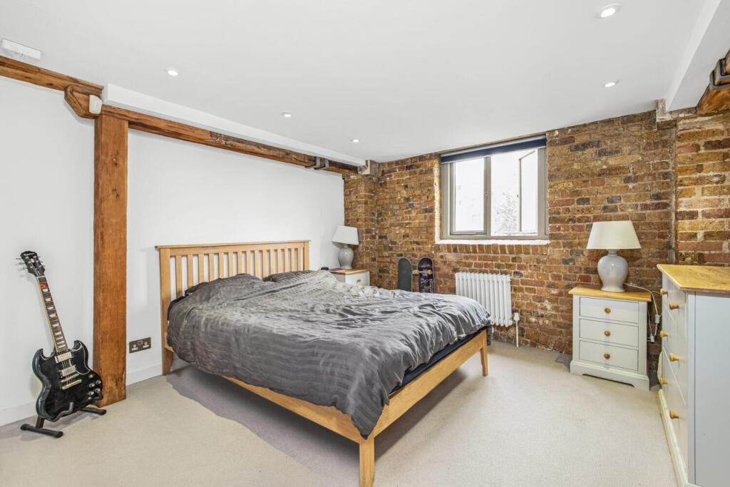 Apartment in London - More