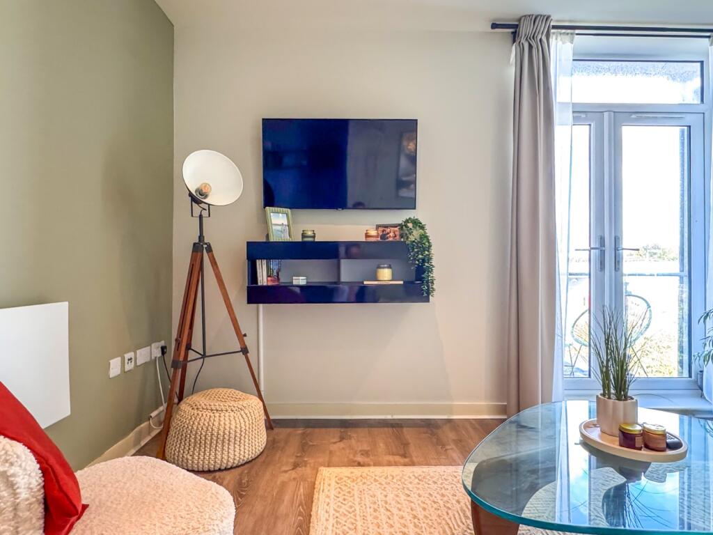 Apartment in Bristol - More
