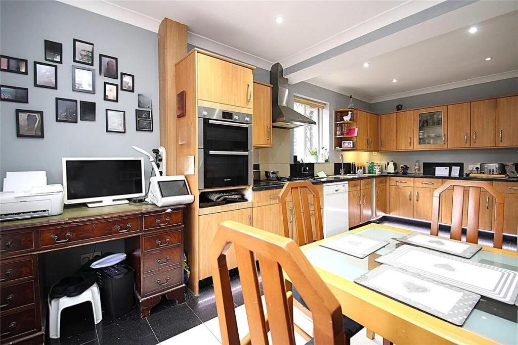 Molesey Road, Hersham, Walton-On-Thames – pohled 6