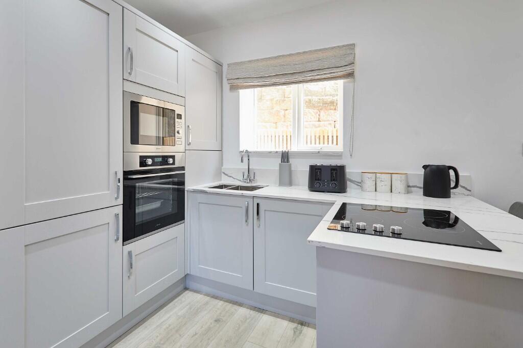 1 Studley Terrace, Whitby, North Yorkshire, YO22 4EL photo 3