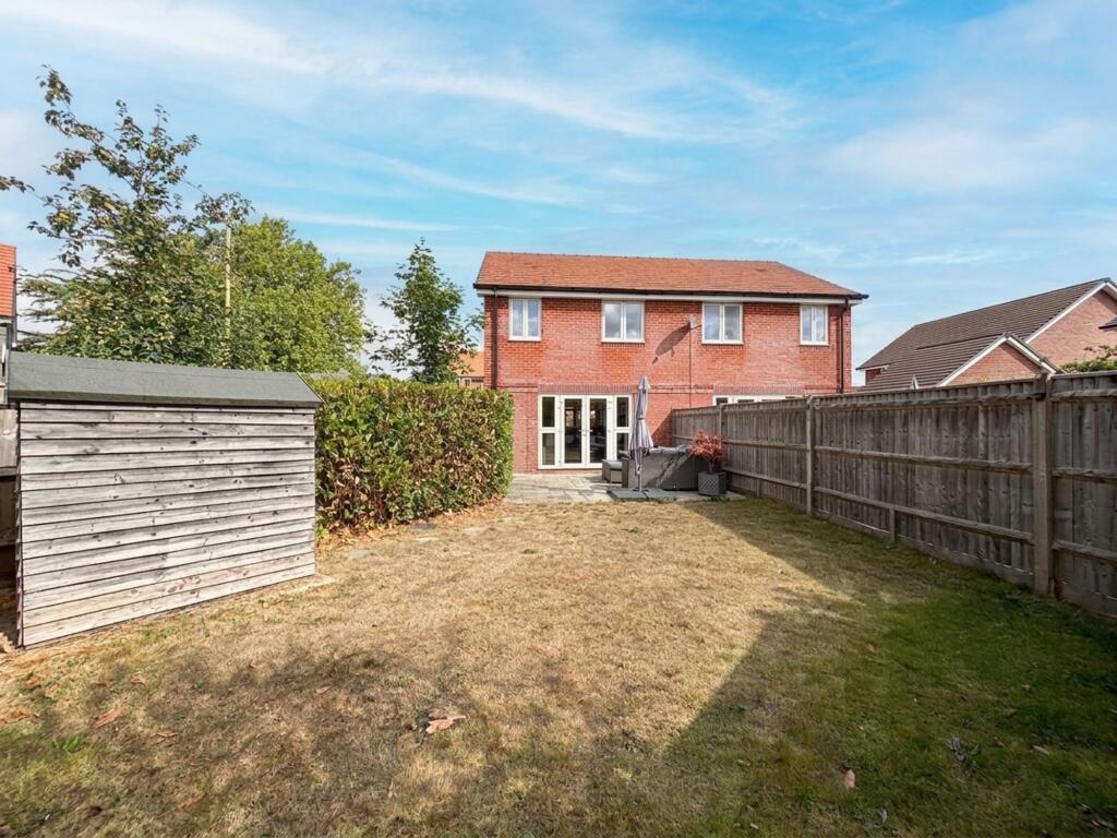 Augustus Avenue, Fordingbridge, SP6 photo 2