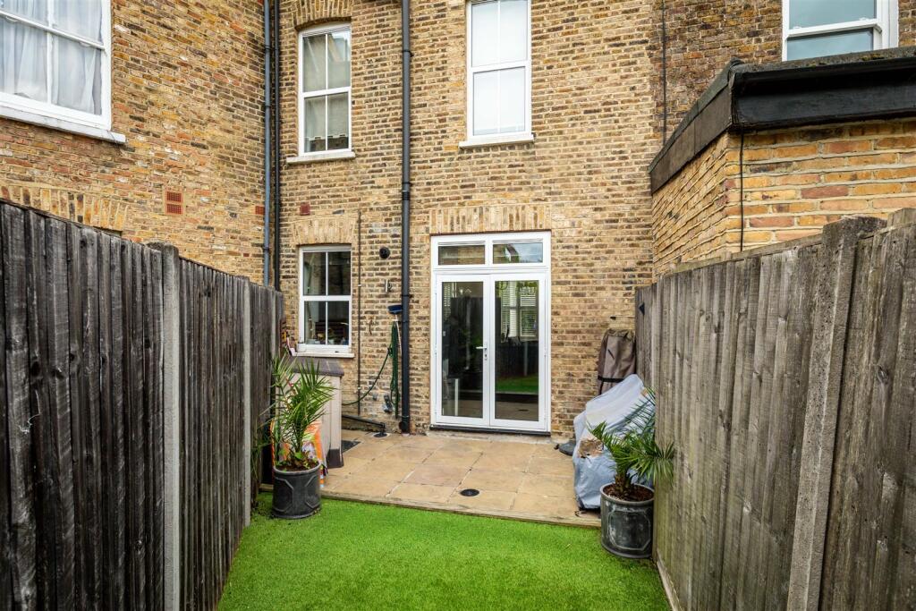 House in London, Hammersmith - More