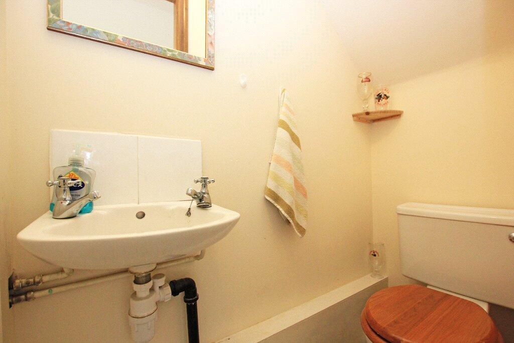 2 Spinners Court, Skipton, North Yorkshire, BD23 2UT photo 4