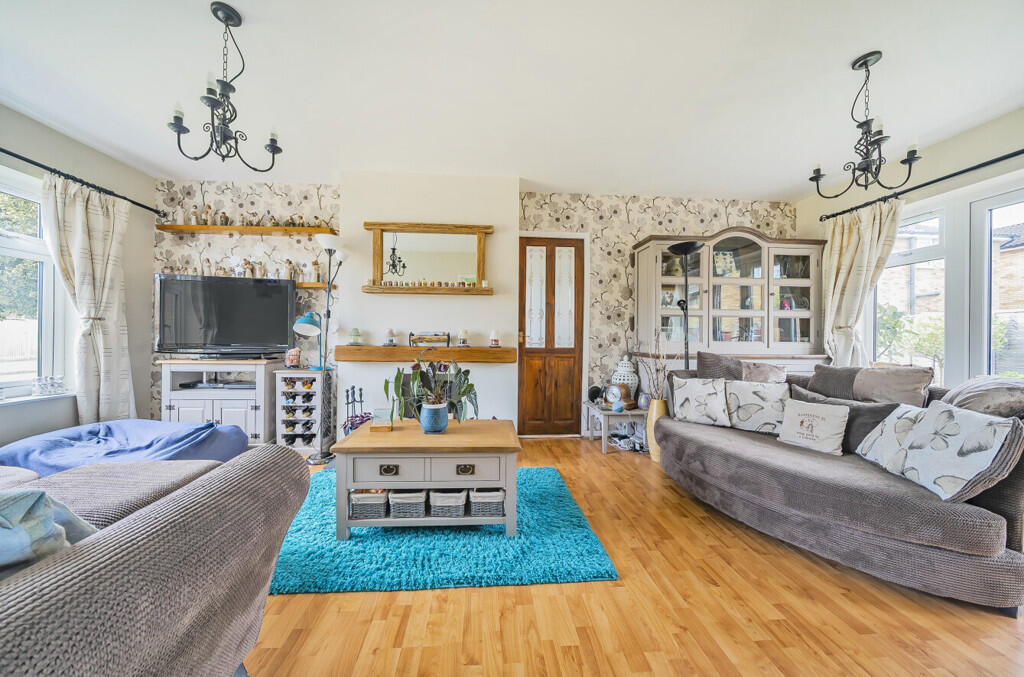 Meadow Way, Theale, Reading photo 4