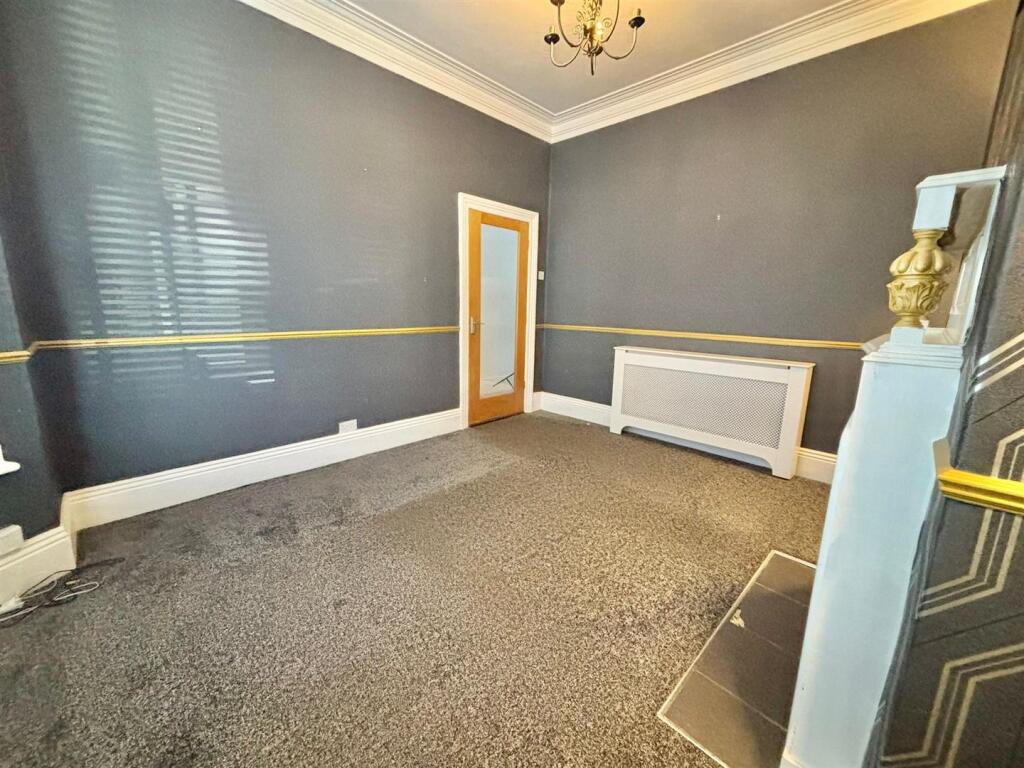Clifton Street, Hornsea photo 3