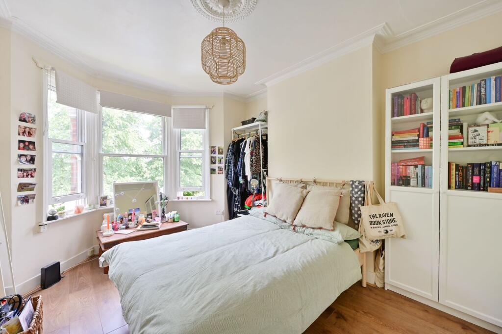 Apartment in London - More