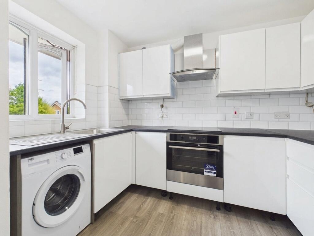 Main image of property: Missenden Gardens, Burnham, Slough, SL1