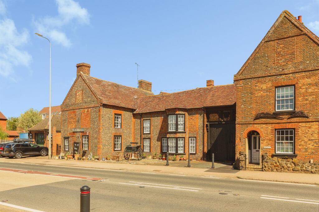 Main image of property: Watling Street, Hockliffe, Leighton Buzzard