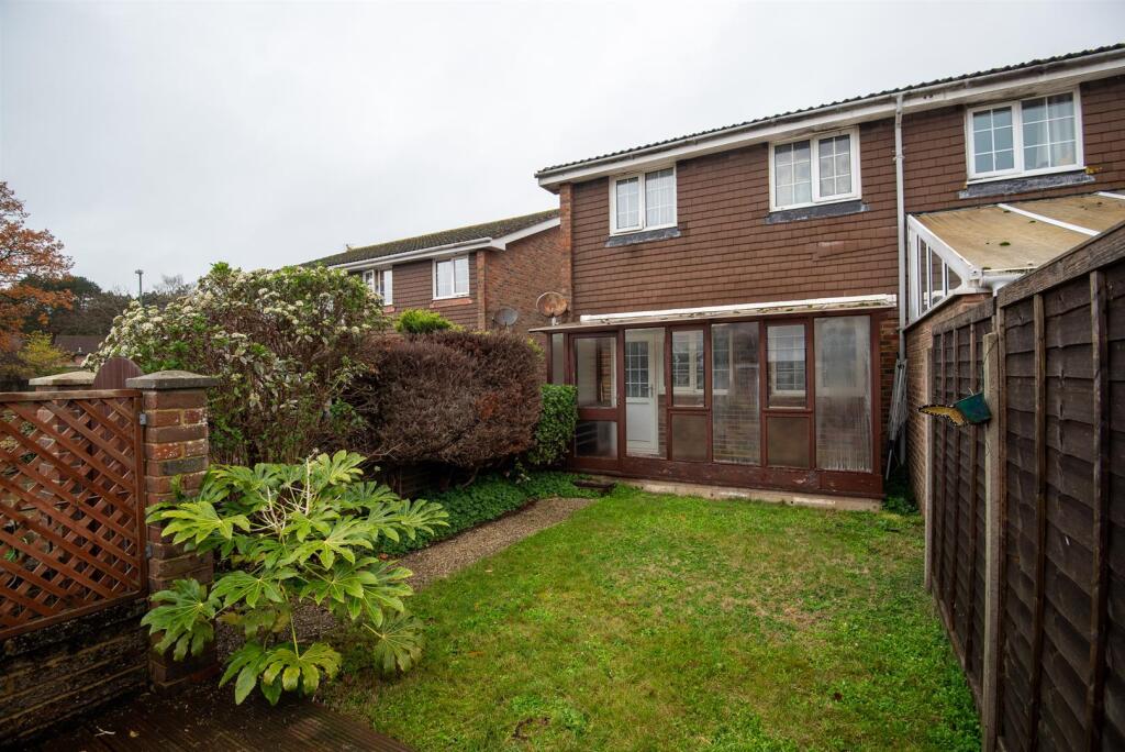 Hurston Close, Worthing, BN14 0AX photo 2