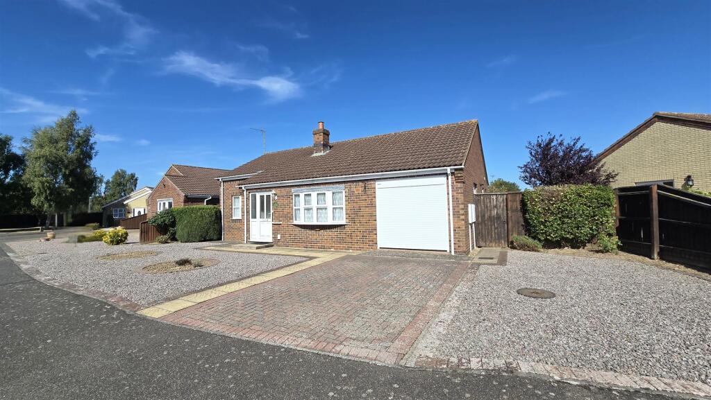 Main image of property: Colsuan Gardens, Long Sutton