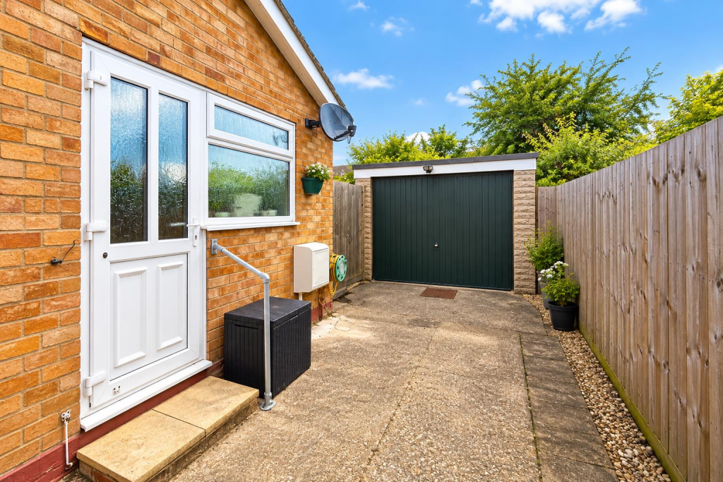 House in Braintree, Earls Colne - More