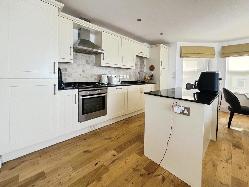 Apartment in Ventnor, Cowlease - More
