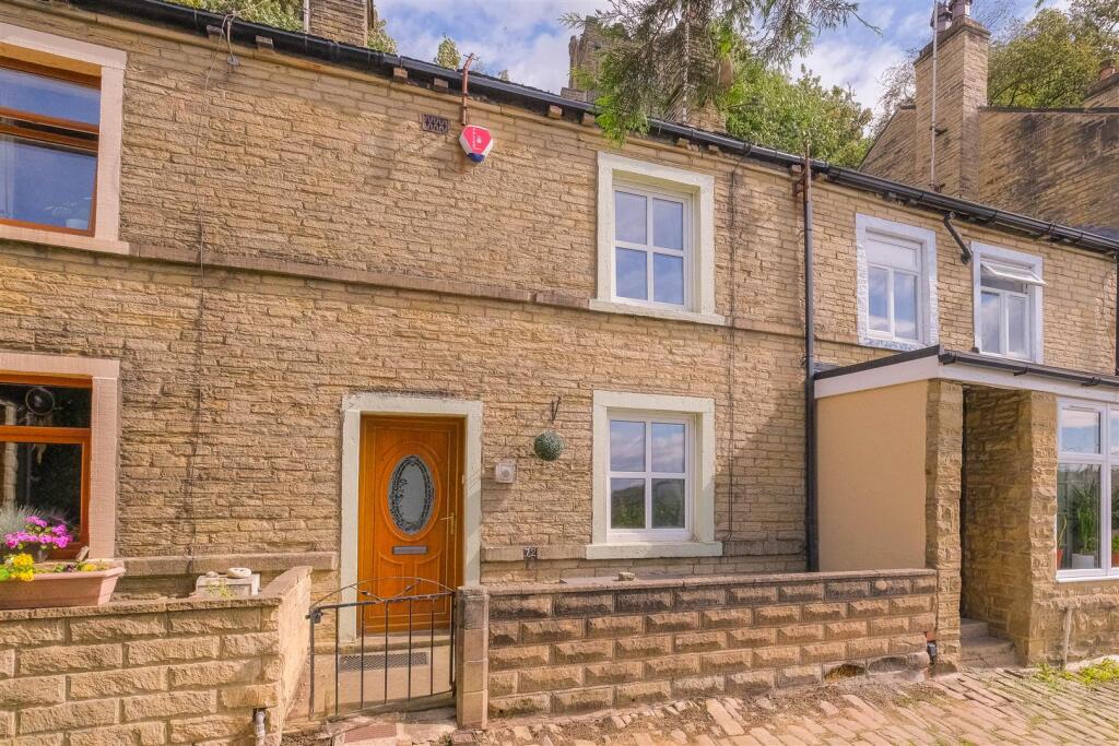 2-bed house on Elland Road, Brighouse, £165,000
