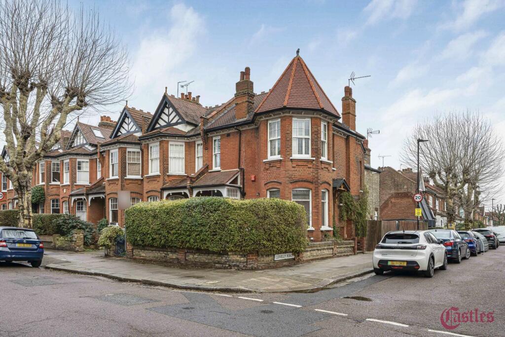 Main image of property: Park Avenue North, N8