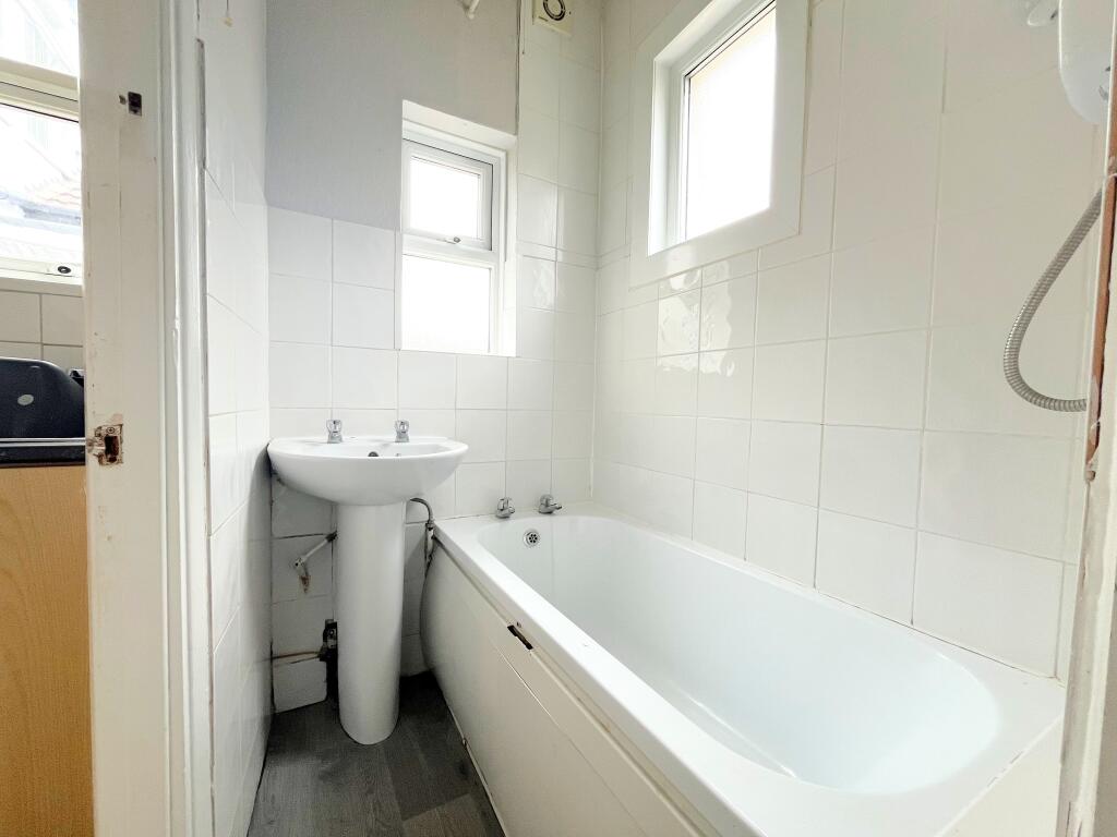 House in Southend-on-Sea - View 5
