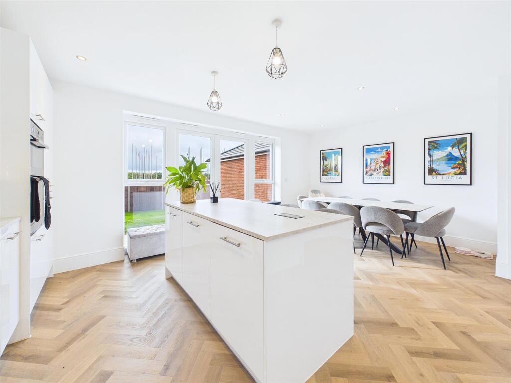 House in Lichfield, Curborough and Elmhurst - View 4