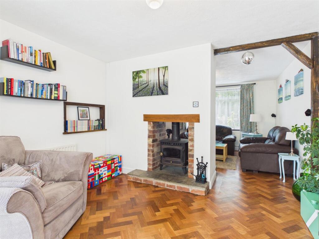 The Crescent, Cookley, Kidderminster photo 4