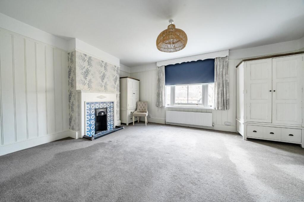 Apartment in Windsor - View 4