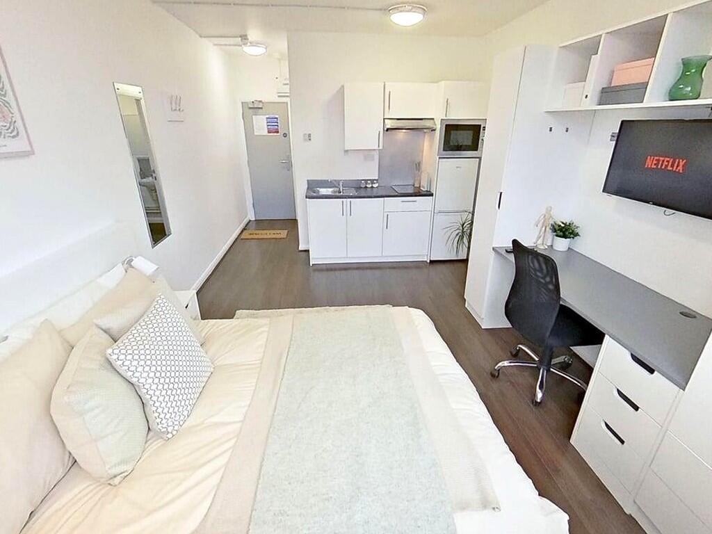 Main image of property: Flat 520, Victoria House,76 Milton Street, Nottingham, NG1 3RB