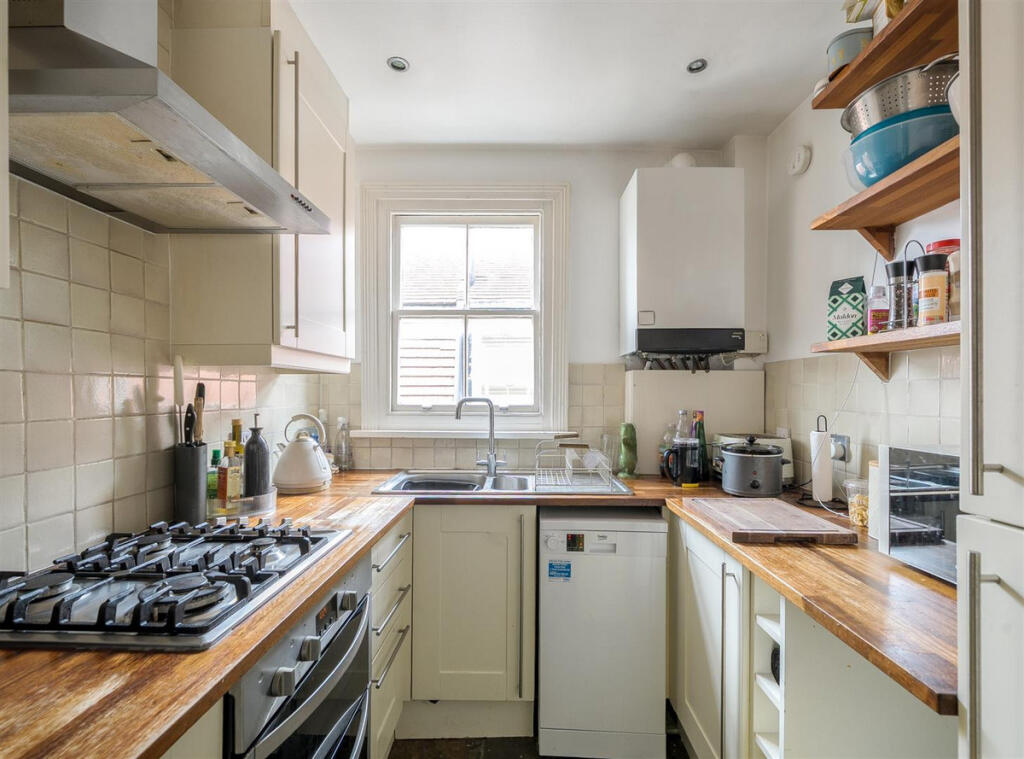 Apartment in London, Brondesbury Park, Queen's Park - View 4