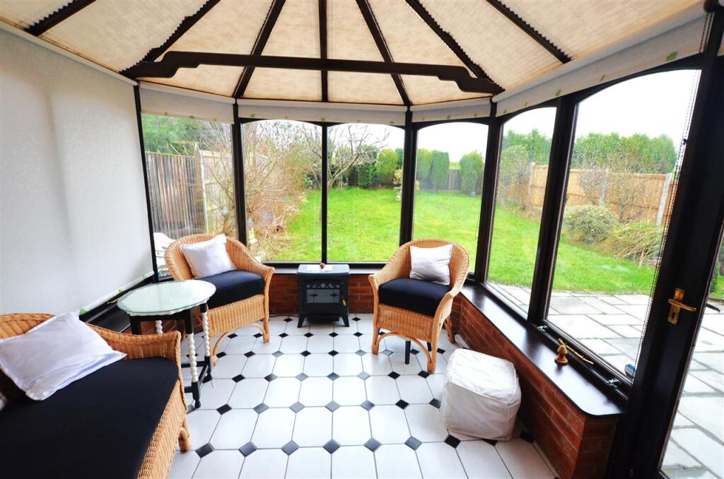 Lancaster Road, Newcastle, Newcastle-under-Lyme photo 4