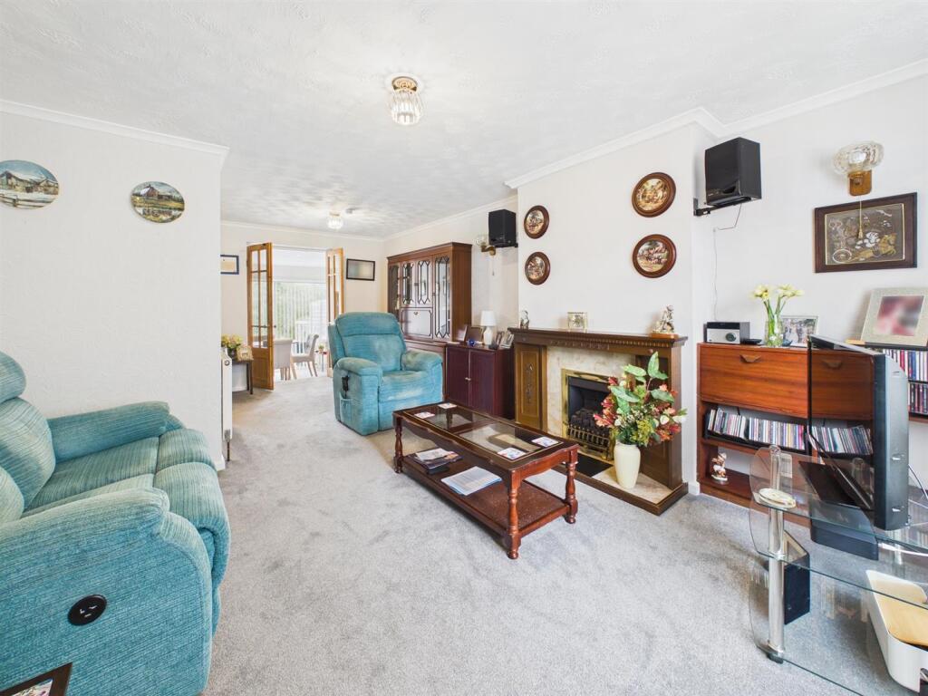 Fairford road, Tilehurst, Reading – pohled 2