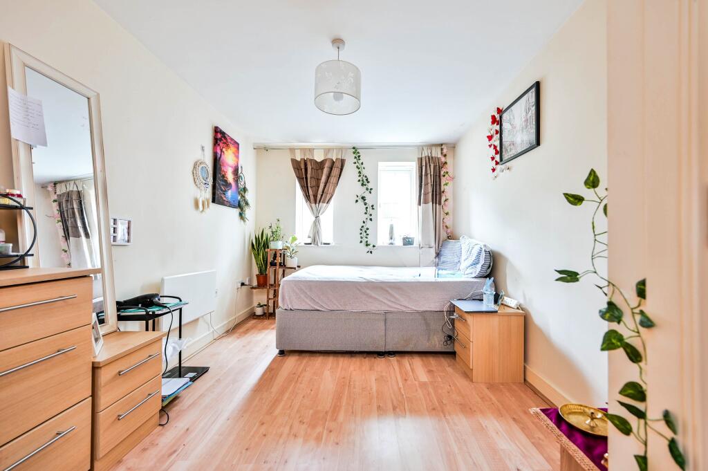 Apartment in Woking, Westfield - View 4