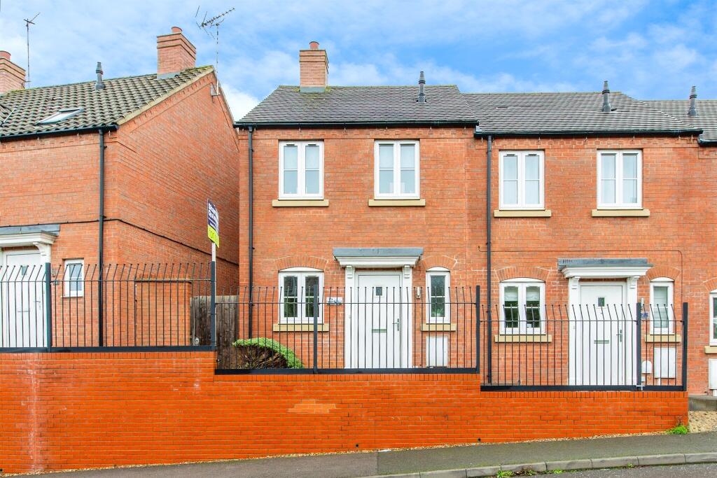 2-bed terraced on Station Road, Thrapston, Kettering, £205,000