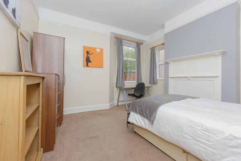 House in Leicester - More