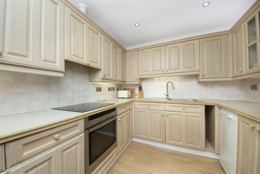 Apartment in London - View 3