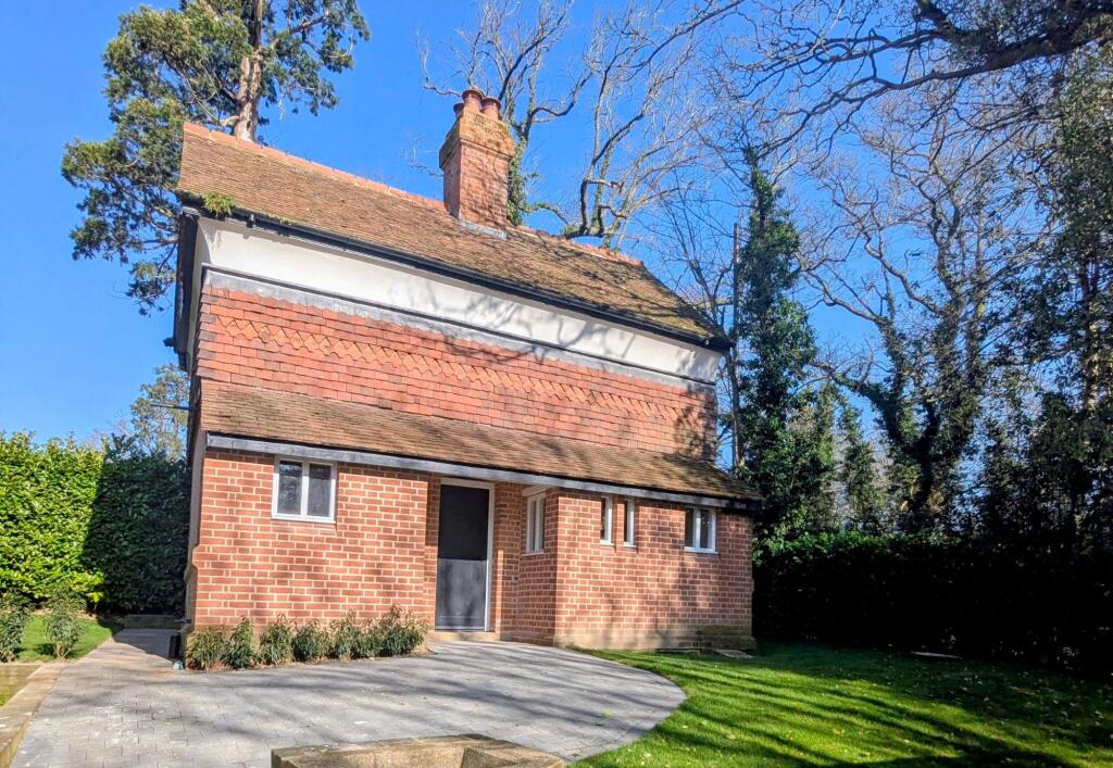 Main image of property: Hillside Manor Cottages Brookshill, Harrow, HA3
