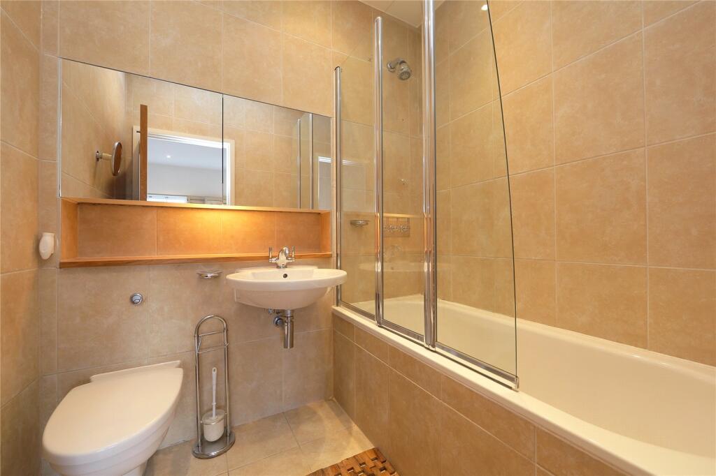 2 bedroom mews property for rent