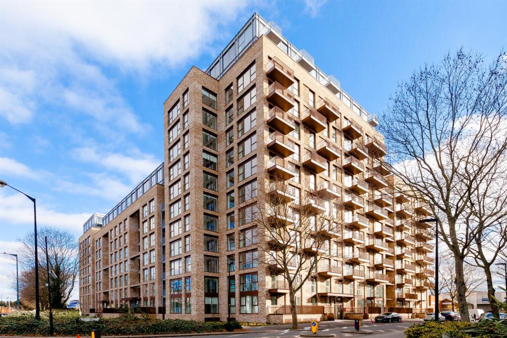 Main image of property: Thames Road, London E16