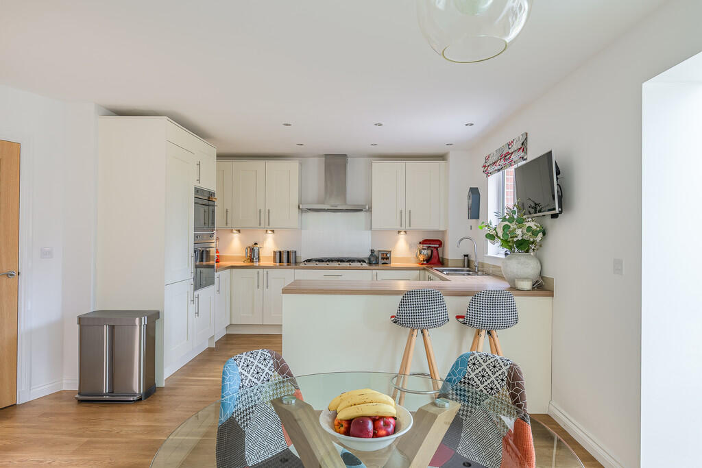 Oak Tree Rise, Malpas - View 5