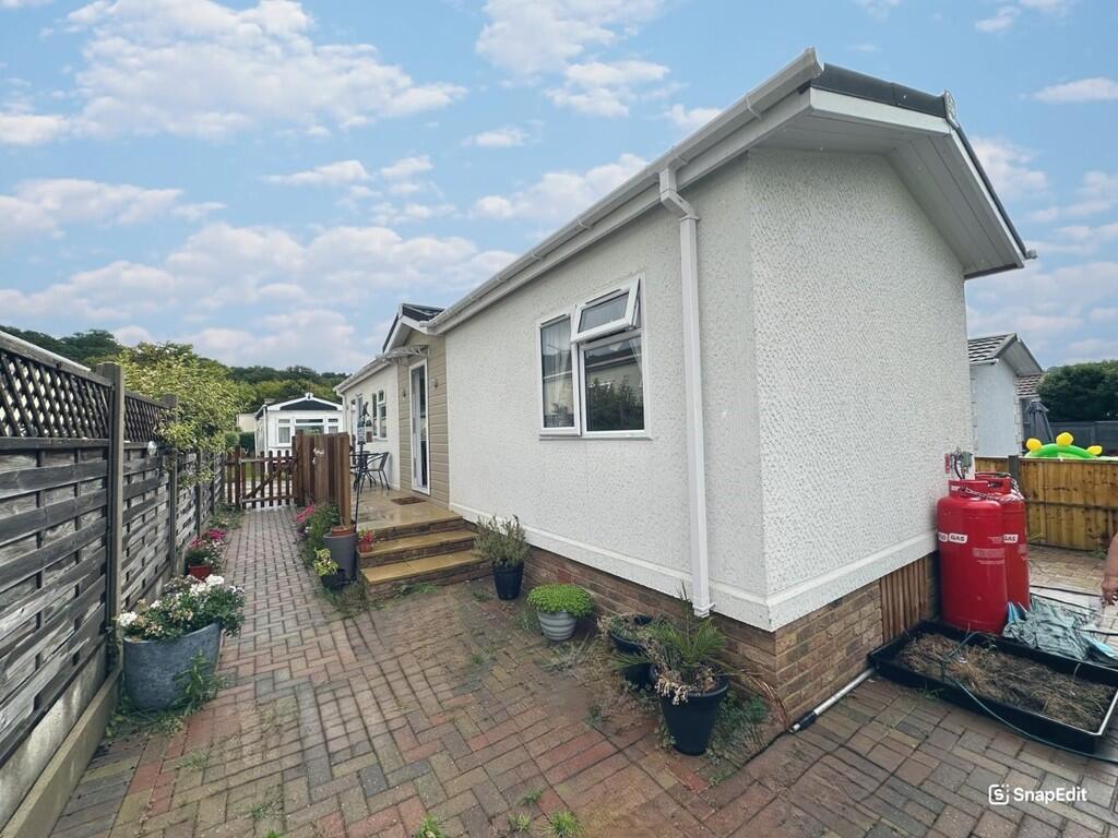 2-bed caravan on The Rowans , Woodbine Close, £149,995