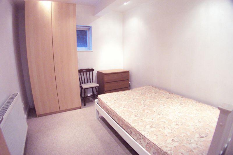 Apartment in Leeds - View 4
