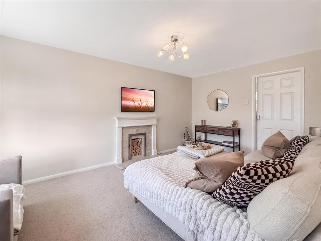 House in Whetstone - View 3