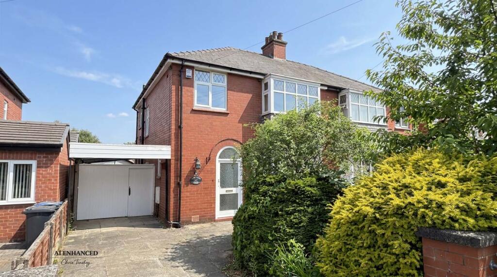 3-bed semi-detached on Oaklands Avenue, Tarleton, PR4 6BN, £200,000