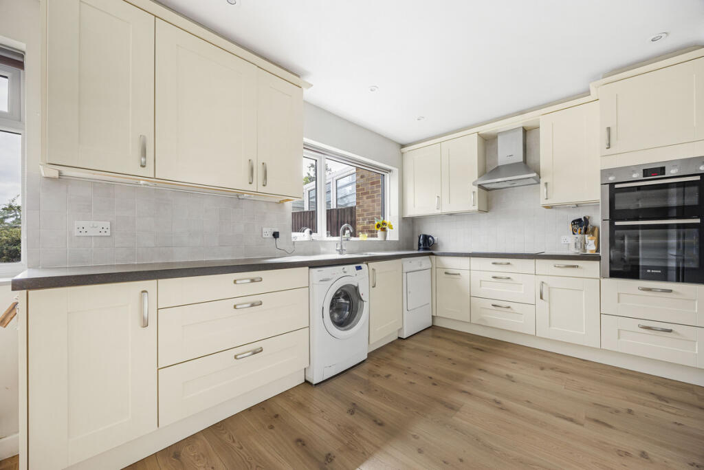 House in Twyford, Wokingham - View 2