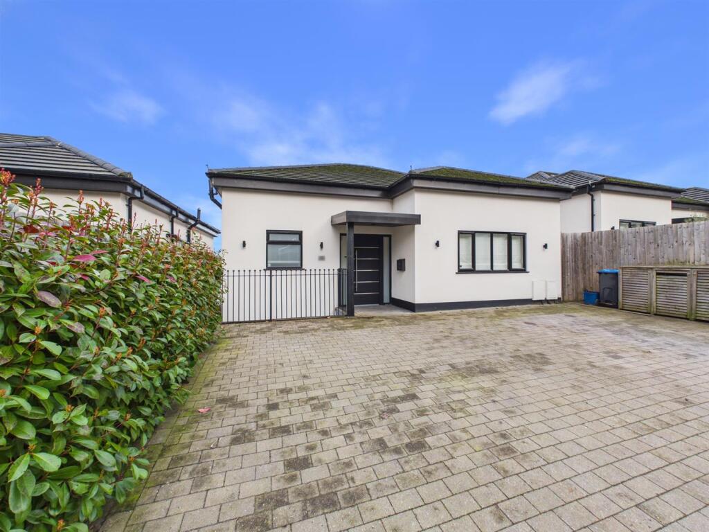 Main image of property: Riddlesdown Road, Purley