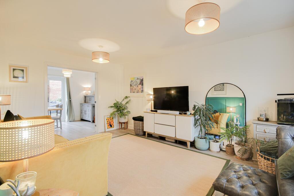 Punningar Close, Brockworth, Gloucester, GL3 photo 3