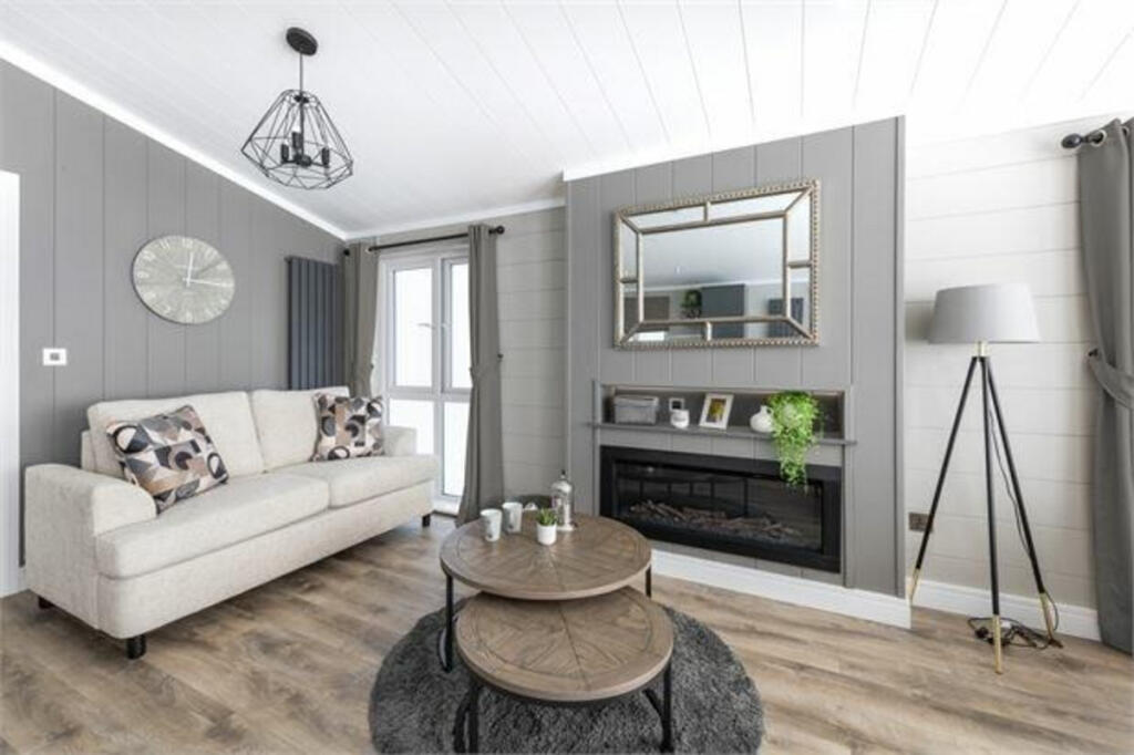 House in Stockton-on-Tees - More