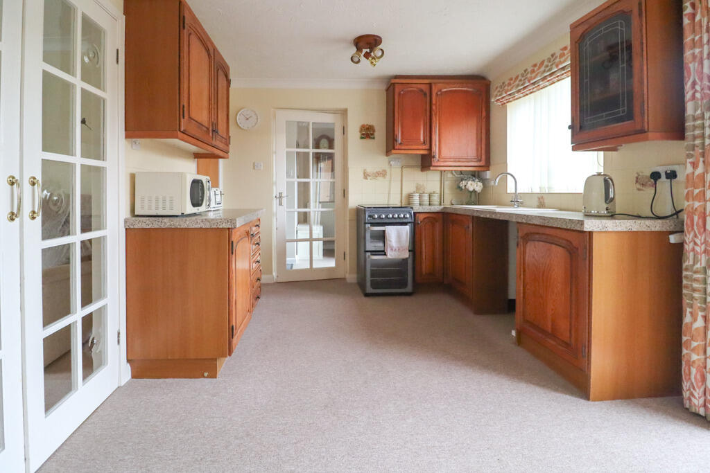 Daseleys Close, King's Lynn, Norfolk, PE30 3SL photo 4