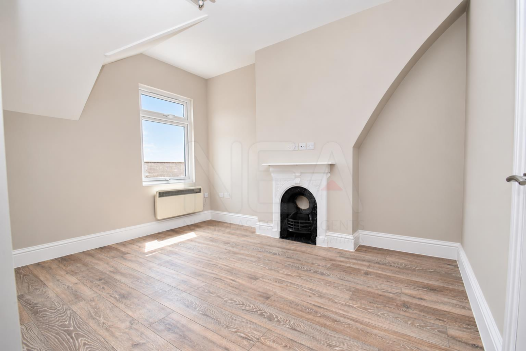 Apartment in Reading - View 2