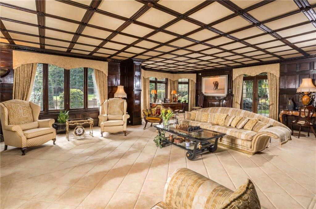 Bishopsgate Road, Englefield Green, Surrey, TW20 photo 3