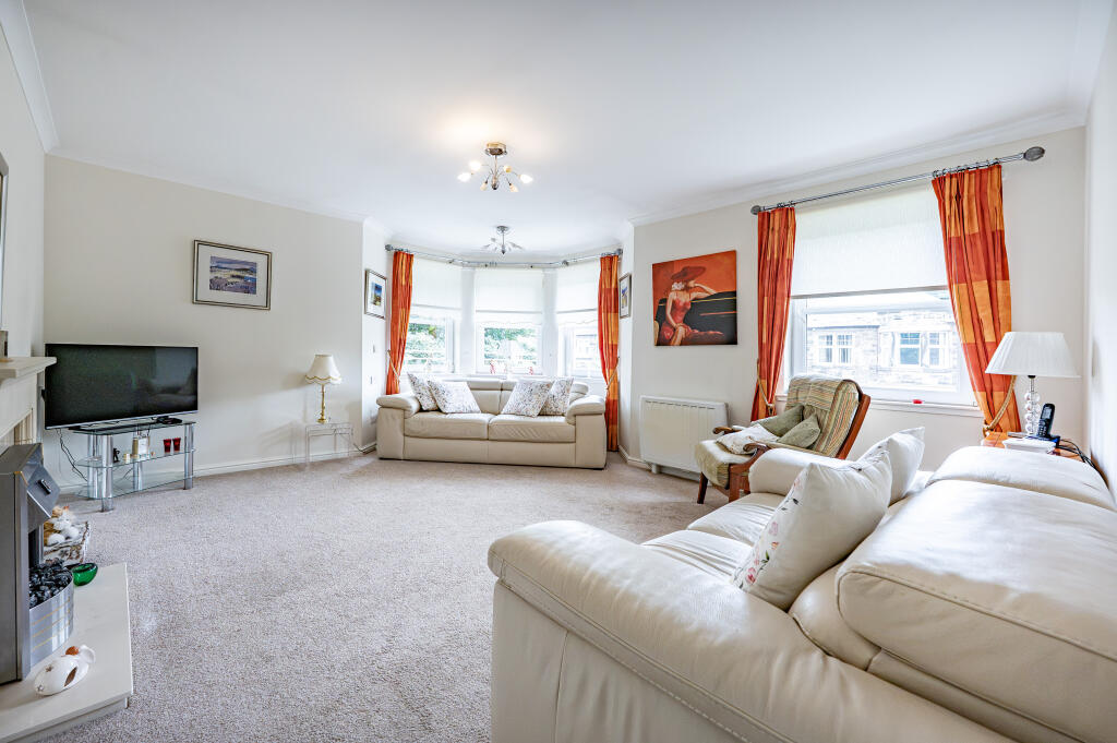 Apartment in Glasgow, South Lanarkshire - View 2