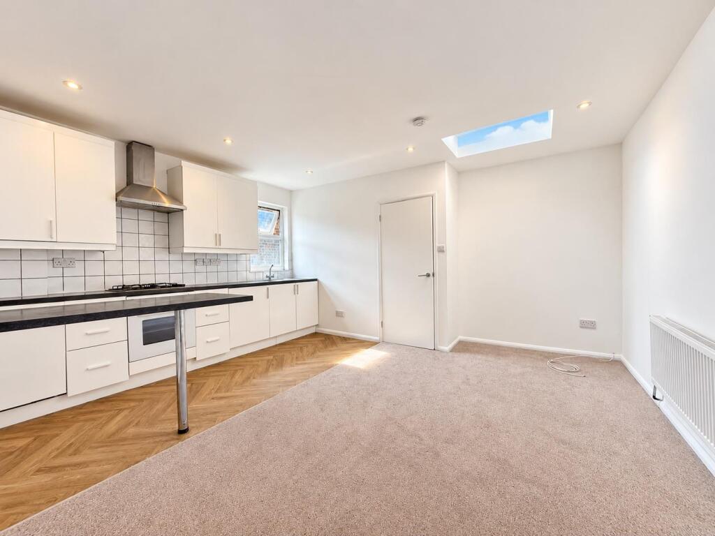 Apartment in London - View 2