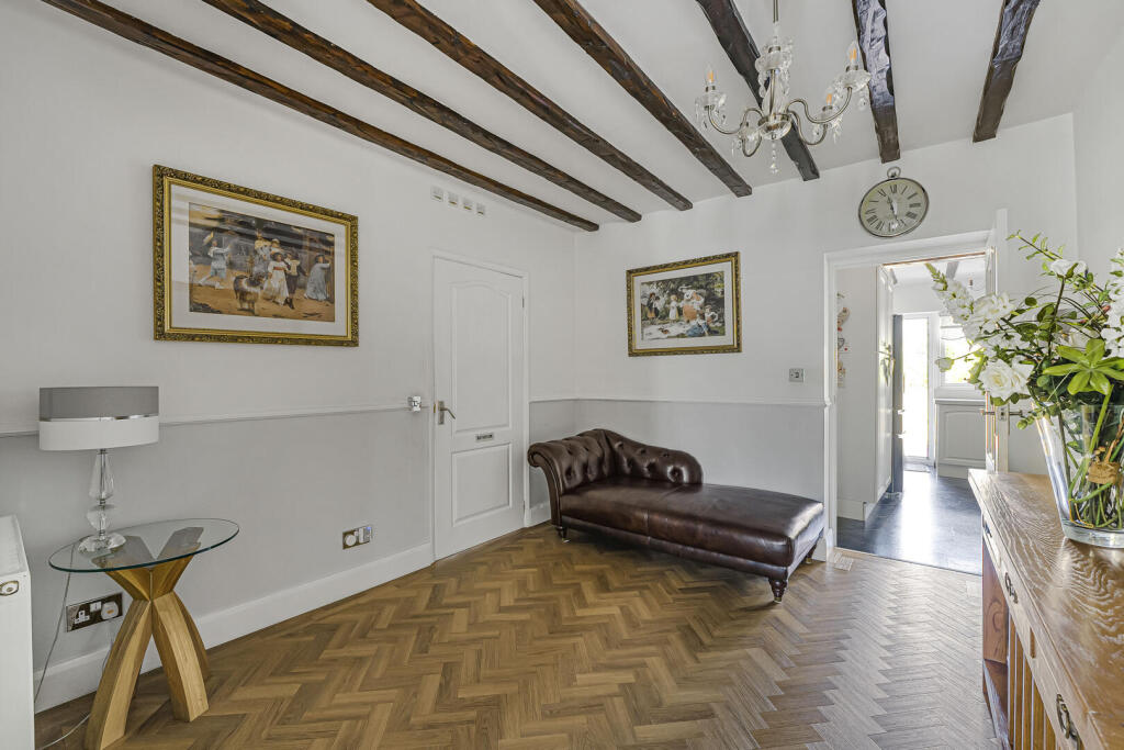 House in Dartford - More