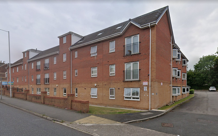 2-bed flat on Old Chester Road, Birkenhead, Wirral, Merseyside, CH42, £60,000