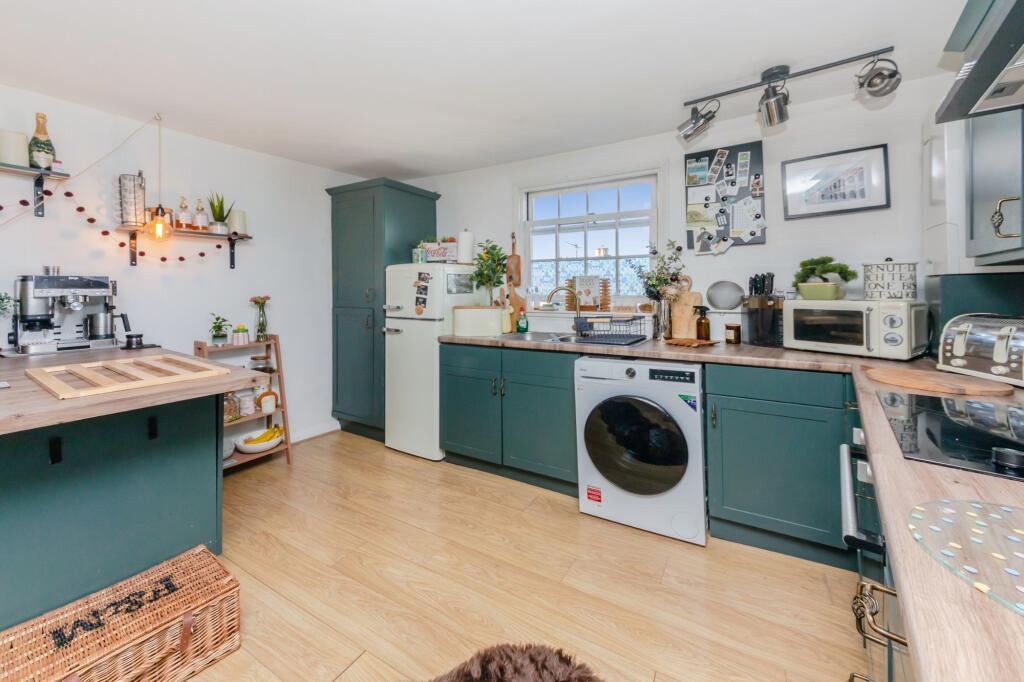 Apartment in Lewes, Southover - View 4